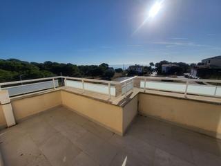 Maison jumelée à Els Munts. Casa pareada con magníficas vistas al mar