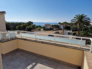 Doppelhaus in Els Munts. Casa pareada con magníficas vistas al mar