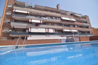 Appartamento  Sant vicenç. Moderno piso seminuevo en el vendrell con piscina y amplia terra