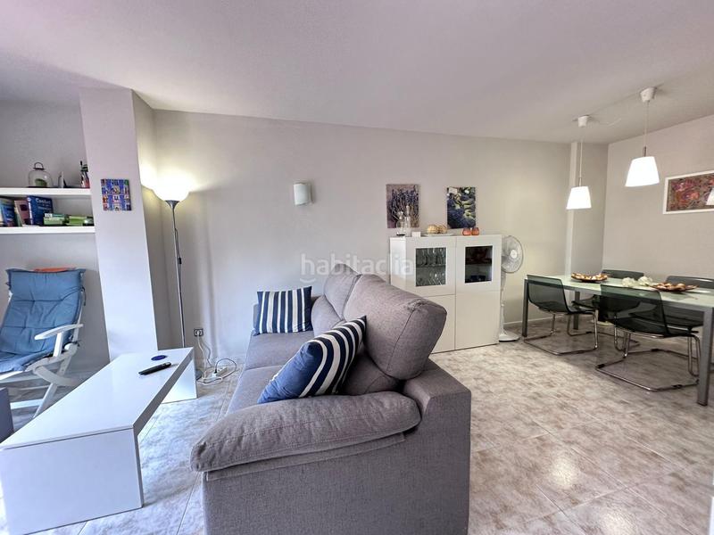 Foto 9abb630f-4f10-4228-bff1-cba86f753ed4. Planta baja  en segunda línea de mar en Segur de Calafell