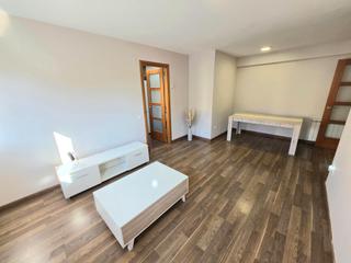 Appartement à Morell (El). Amplio piso semireformado en el morell, ideal para familias