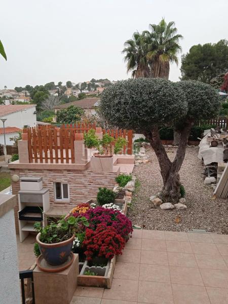 Foto de113850-0cf2-432d-b82b-eca232dc3e9b. Chalet en Pobla de Montornès (La)