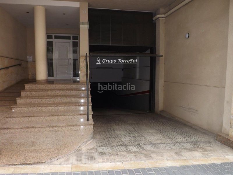 Foto 40f750f3-04fd-4fbc-838d-e171e0a427f8. Parking coche buena plaza de garaje ubicada en el mismísimo centro pueblo. en Calafell