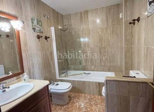 Foto 5d368f45-a0d9-434f-aa6c-2d72370b7804. Casa amb calefacció aparcament a Santa Maria-l´Eixample-Sud Sumella Cubelles