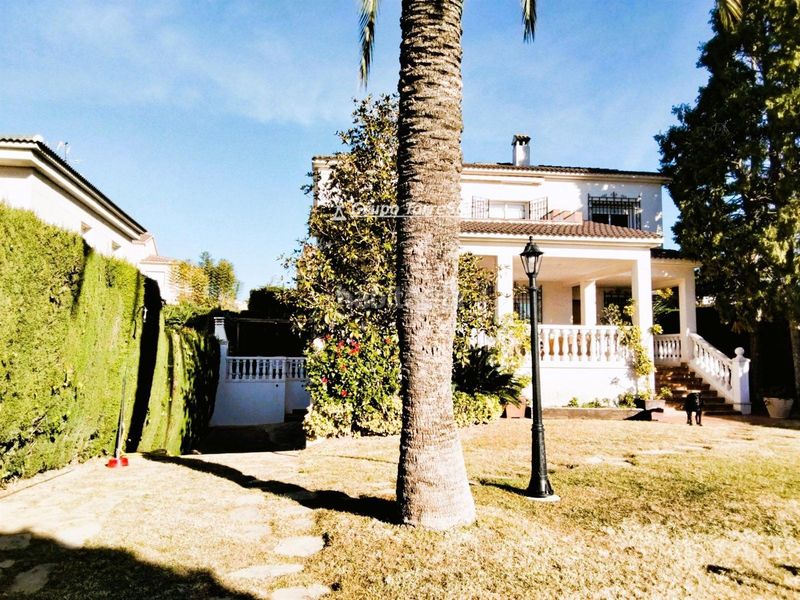 Foto c7da914d-15dd-4b89-b19d-13d2b969f8bf. Xalet amb calefacció aparcament piscina a Bonavista Vendrell (El)