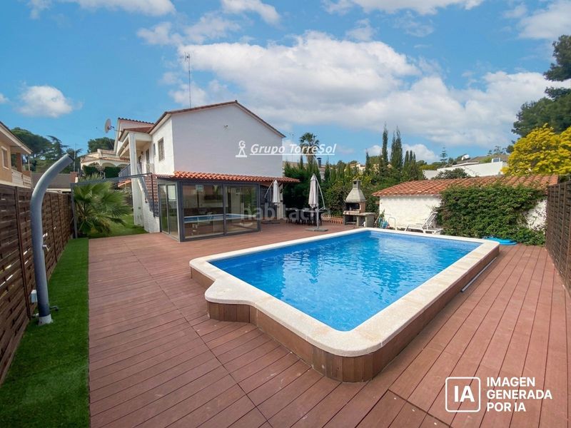 Foto d7662704-7485-44f9-adb1-de095b9b9736. Xalet amb aparcament piscina a Cunit residencial Cunit
