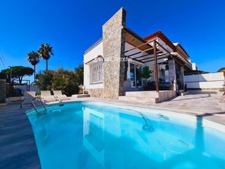 Casa  Montblanc. Espectacular casa esquinera para entrar a vivir en ubicación inm