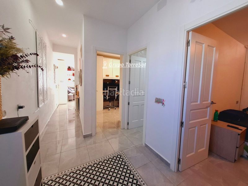 Foto 01caf3e3-af8a-41ab-9ac1-50276596287c. Casa amb calefacció aparcament piscina a Cunit residencial Cunit
