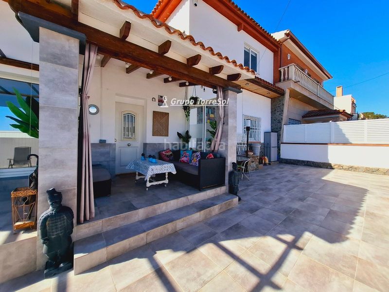 Foto a8defb38-8f70-407a-9452-eb7c02288101. Casa amb calefacció aparcament piscina a Cunit residencial Cunit