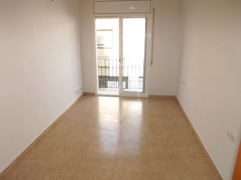 Foto 320af79b-54d9-46da-b67f-53f41b84c223. Pis amb calefacció aparcament a Calafell poble Calafell