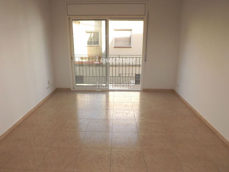 Foto 799866d6-a3ae-47d4-a92d-b2b745ad1306. Pis amb calefacció aparcament a Calafell poble Calafell