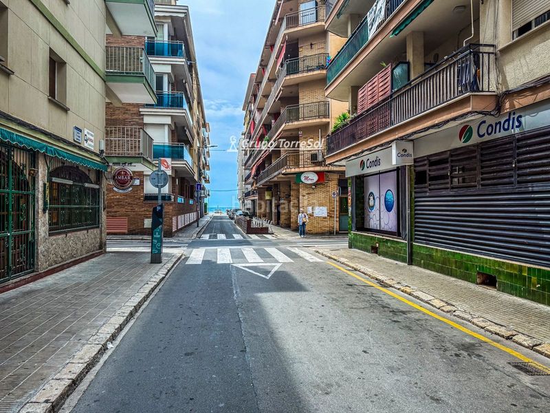 Foto b31efb81-241e-4d1e-a004-29401201cebf. Aparcament cotxe a Calafell platja Calafell