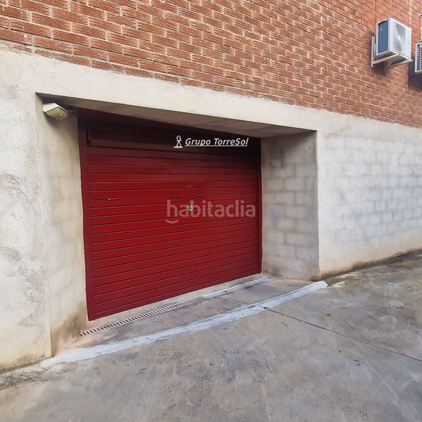 Foto d17e2782-617e-492f-9a0f-24e6f039c016. Aparcament cotxe a Centre Torredembarra