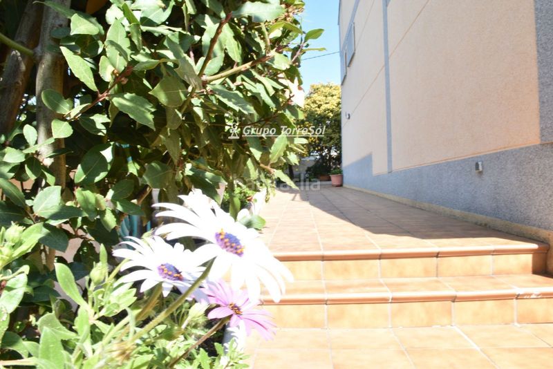 Foto b463be39-8c08-4226-8c1b-a7346915108c. Xalet amb calefacció aparcament piscina a Bellamar Calafell
