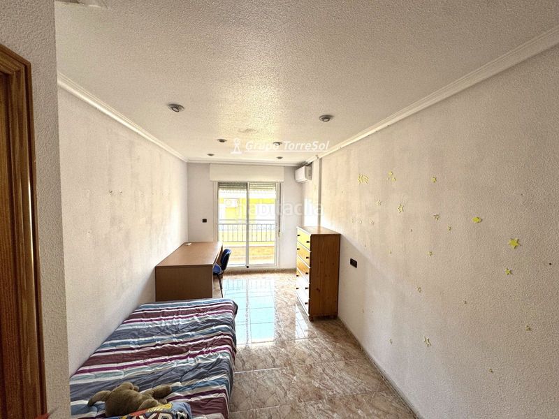 Foto 0f5f1f16-27f7-4569-b1a0-4af38d3a9a46. Casa adossada amb calefacció aparcament a Catral