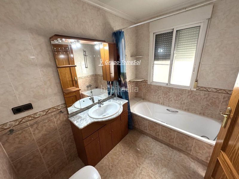 Foto 3e24ef33-455e-4c02-a292-e38e69f712f9. Casa adossada amb calefacció aparcament a Catral