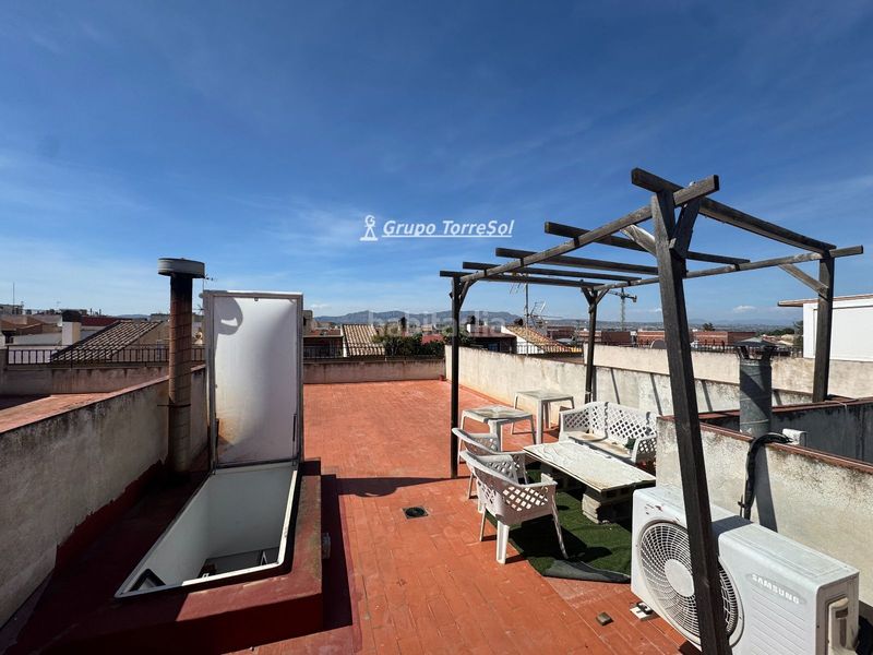 Foto 5b49c023-b06f-4a8c-b3e5-b76421e2c934. Casa adossada amb calefacció aparcament a Catral