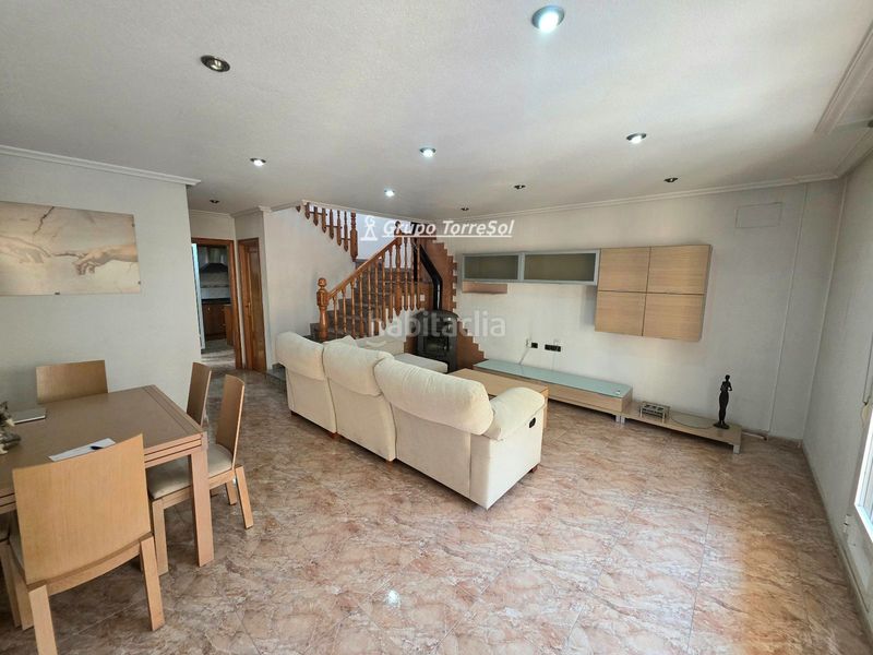 Foto a53dff0c-0417-4383-a4b2-59e4daa5b333. Casa adossada amb calefacció aparcament a Catral