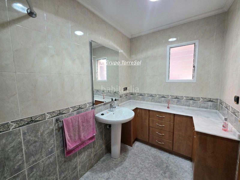 Foto d1061cdf-f48f-4a65-b8eb-7c3d5bbfc5e0. Casa adossada amb calefacció aparcament a Catral