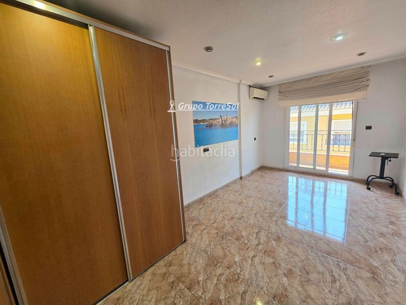 Foto e40f9de7-b634-4931-9103-5c7ee0c568c6. Casa adossada amb calefacció aparcament a Catral