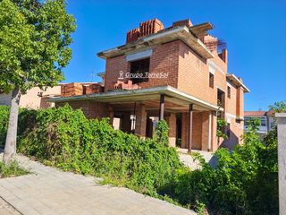 Chalet  Dr victor mallol. En arboç, l