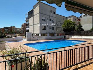 Apartamento  Suissa. Apartamento con piscina comunitaria