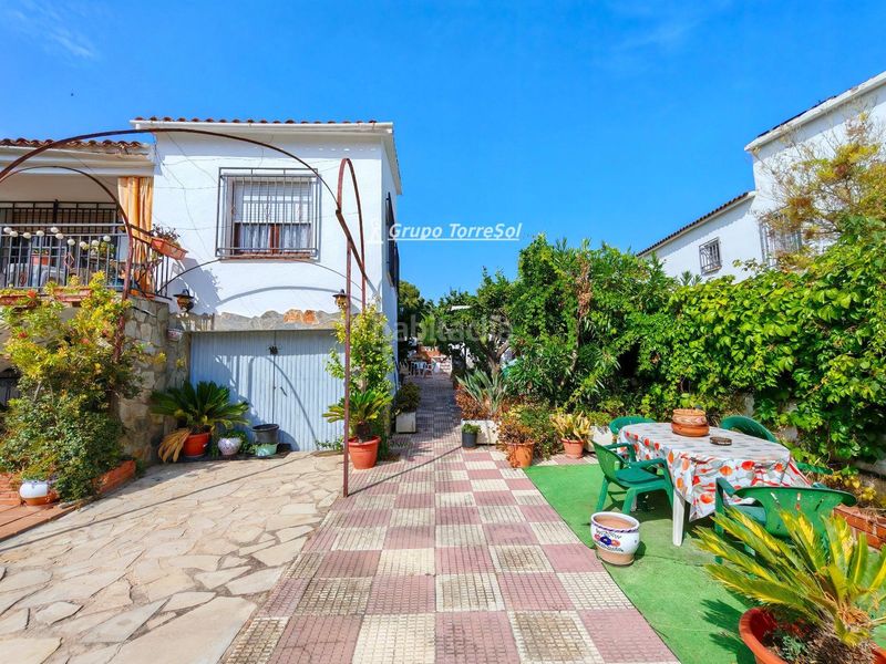 Foto bc31e1b7-5476-4647-8e94-2f802db17c89. Casa amb calefacció aparcament piscina a Calafell park Calafell