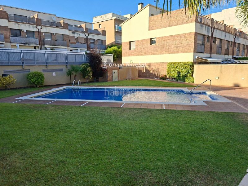 Foto 0c778c98-f90f-4059-83f7-9a15c8f50a9f. Casa adossada amb aparcament piscina a Bonavista Vendrell (El)
