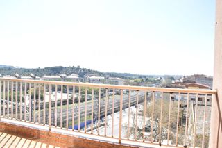 Penthouse  Orient. Sobre atico en el centro de vendrell con vistas a mar y montaña