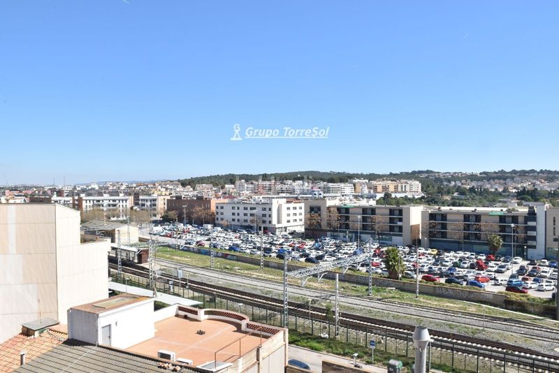Foto 95854c93-cd37-4107-8064-4d763e6c6fc7. Àtic amb calefacció a Centre Vendrell (El)