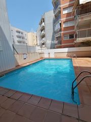Pis  Estany  en  l'estany. Planta baja seminueva con vistas al mar, piscina en la playa de