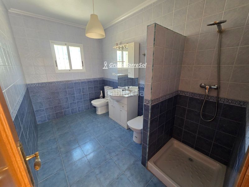 Foto 51bce2f9-e71d-4a70-a198-beaf95a176c4. Xalet amb calefacció aparcament piscina a Catral