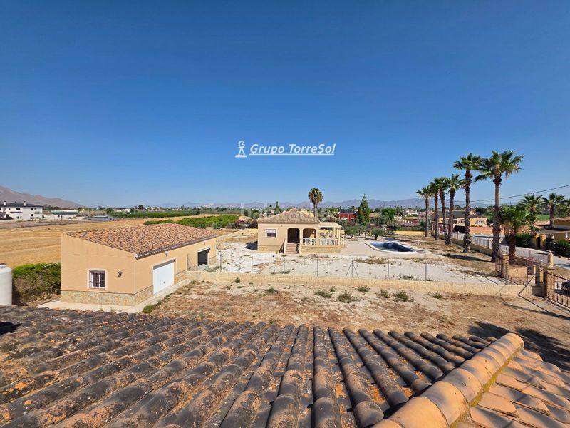 Foto c90b5068-c971-4681-9720-76b986fa31b6. Xalet amb calefacció aparcament piscina a Catral