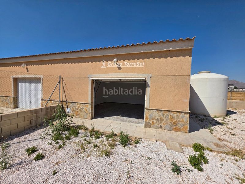 Foto db6c1085-8502-4aaf-97b7-a58f3b4a340d. Xalet amb calefacció aparcament piscina a Catral