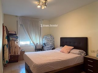 Pis  David de mas. Bonita planta baja independiente con parquing box