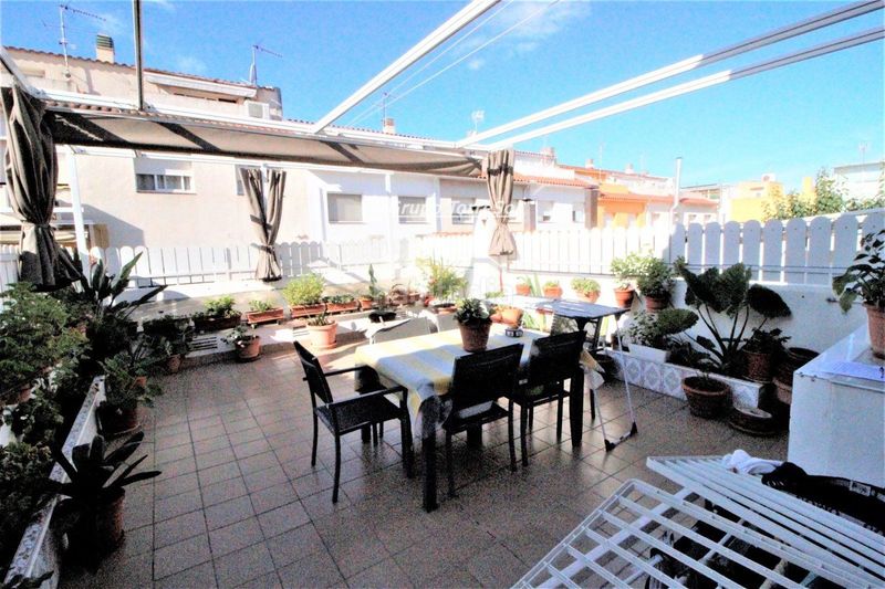 Foto d5b20812-5219-43e3-8d5a-b615cbb80e4e. Casa adossada amb calefacció aparcament a Centre Torredembarra
