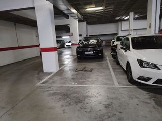 Parking voiture  Biar. En elcheelx