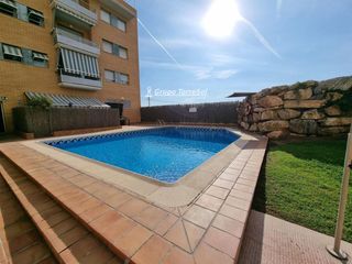 Pis a Centre. Planta baja con parking y piscina