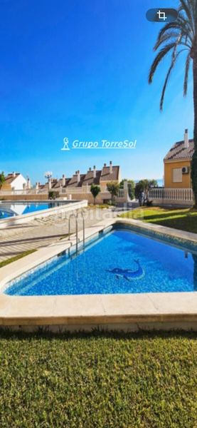 Foto 32ba6d92-d0f2-4715-a868-698f88b90a46. Casa adossada amb calefacció aparcament piscina a Elche / Elx