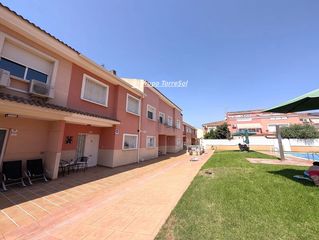Casa adossada  Alt emporda. Una casa pensada para disfrutar, crecer y crear recuerdos en fam