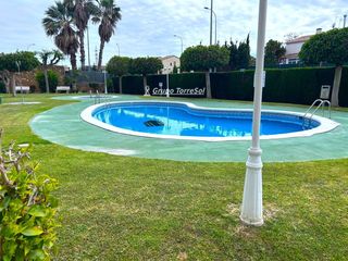 Pis  Tarragones del. Planta baja con jardín en la urbanización poblamar