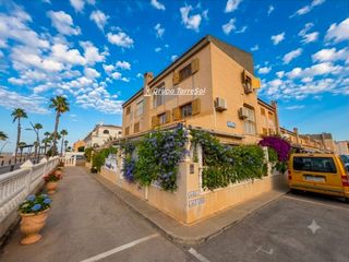 Casa bifamiliare  Vicente blasco ibañez. En santa pola