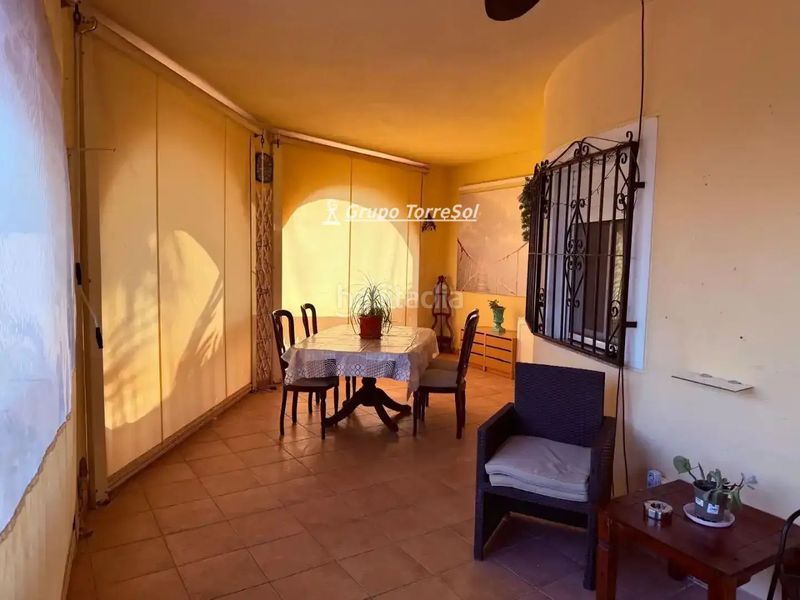 Foto f87d2f7e-6192-4bfe-932f-a94e61ee8e23. Xalet amb calefacció aparcament piscina a Catral
