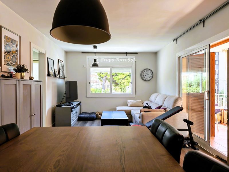 Foto cab1ed01-4484-472d-a6a6-d9ae8fdaa0ec. Pis amb calefacció aparcament a Cunit residencial Cunit
