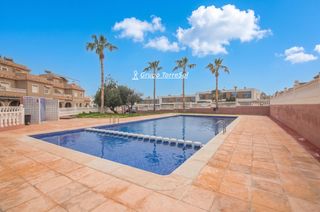 Casa adossada  Creta. En santa pola