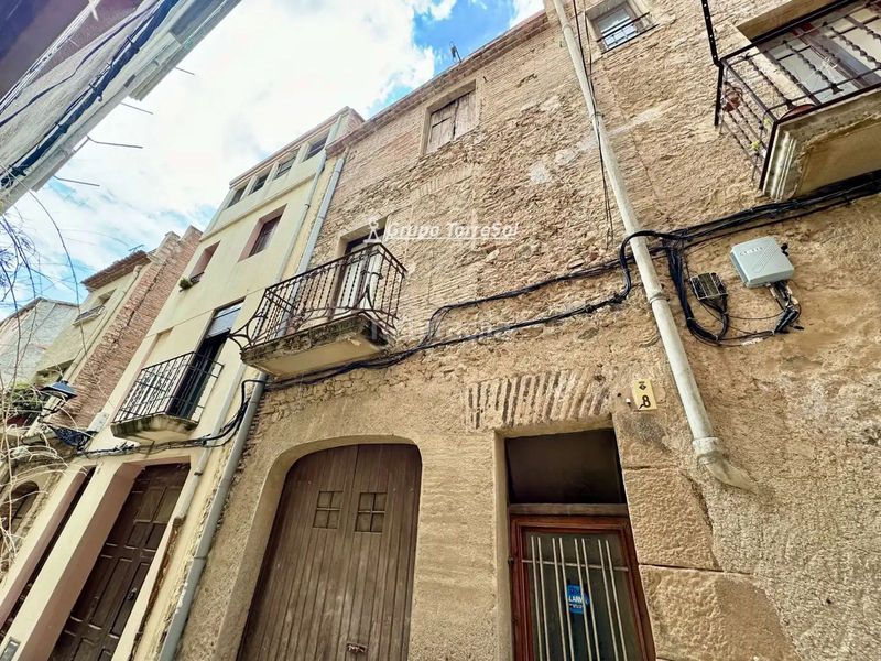 Foto b952980f-daf5-418d-a252-e38be50041fc. Casa adossada amb aparcament a Alcover