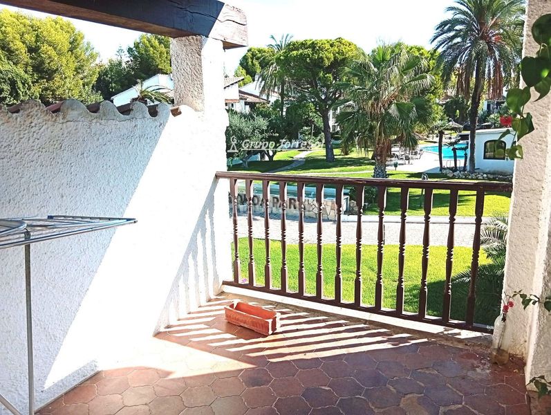 Foto 0da93434-64f4-4916-9919-8a80f4e47386. Semi detached house with parking pool in Alorda Park Calafell
