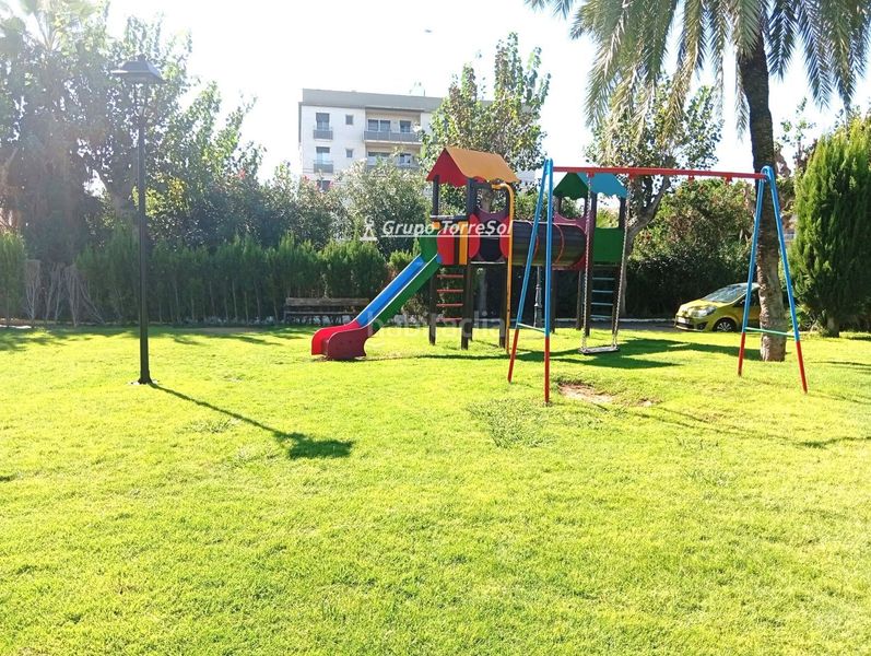Foto 27a2151d-1926-41e6-b5f5-0ddc4e82f579. Semi detached house with parking pool in Alorda Park Calafell
