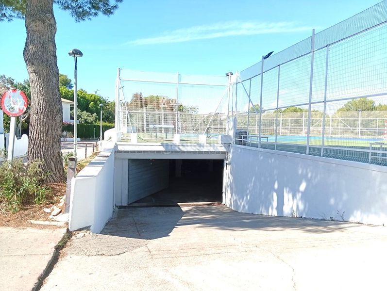 Foto 388170ee-388d-4671-8351-160e9bf89c4e. Semi detached house with parking pool in Alorda Park Calafell