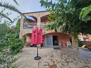 Chalet  Escorpio. Chalet ideal para 2 familias en baramar roda de barà